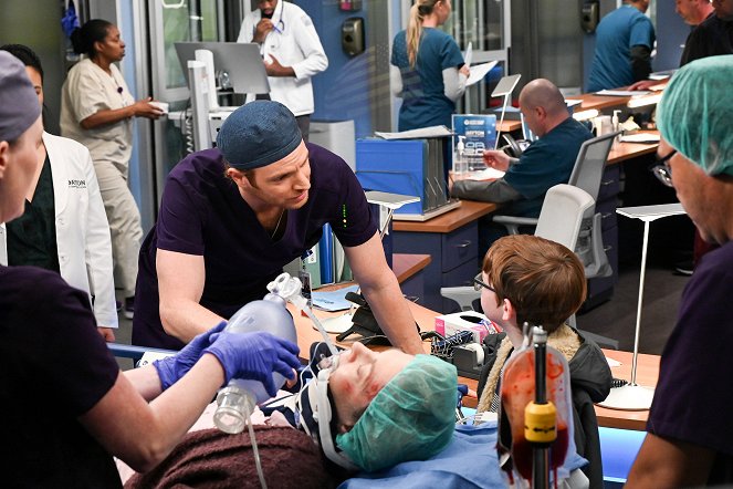 Chicago Med - Season 8 - It's an Ill Wind That Blows Nobody Good - Photos - Nick Gehlfuss