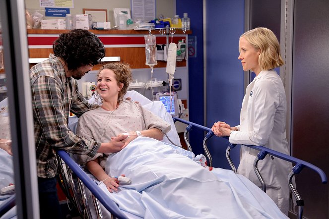Chicago Med - We All Know What They Say About Assumptions - Van film - Jessy Schram