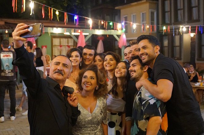 Gençliğim Eyvah - Episode 10 - Photos