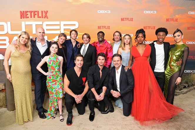 Outer Banks - Season 3 - Evenementen - Netflix Premiere of Outer Banks Season 3 at Regency Village Theatre on February 16, 2023 in Los Angeles, California