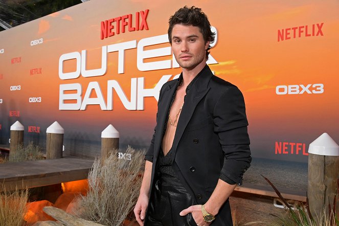 Outer Banks - Season 3 - Rendezvények - Netflix Premiere of Outer Banks Season 3 at Regency Village Theatre on February 16, 2023 in Los Angeles, California