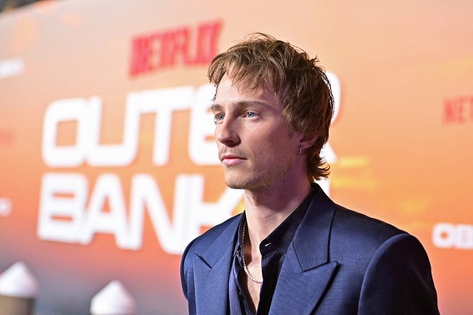 Outer Banks - Season 3 - Veranstaltungen - Netflix Premiere of Outer Banks Season 3 at Regency Village Theatre on February 16, 2023 in Los Angeles, California