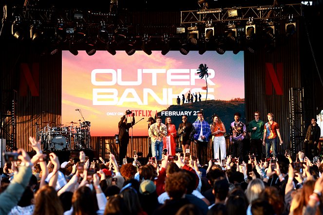 Outer Banks - Season 3 - De eventos - Poguelandia: An Outer Banks Experience on February 18, 2023 in Huntington Beach, California