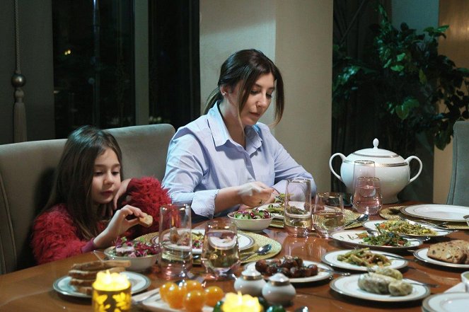 Gel Dese Aşk - Episode 1 - Photos - Şebnem Bozoklu