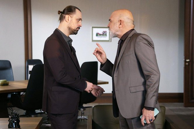 Gel Dese Aşk - Episode 2 - Photos - Ertan Saban