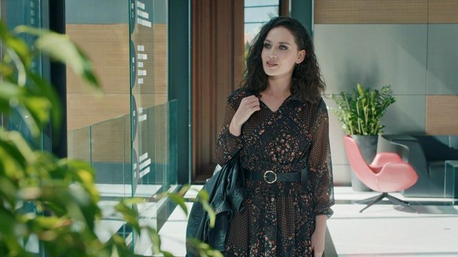 Gel Dese Aşk - Episode 3 - Kuvat elokuvasta - İlayda Çevik