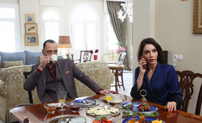 Gel Dese Aşk - Episode 4 - Photos - Ertan Saban, Öykü Gürman