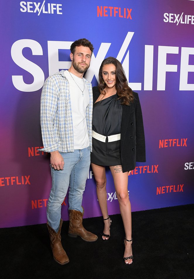 Sex/Life - Season 2 - Tapahtumista - Netflix's "Sex/Life" Season 2 Special Screening at the Roma Theatre at Netflix - EPIC on February 23, 2023 in Los Angeles, California - Mitchell Eason, Chloe Veitch