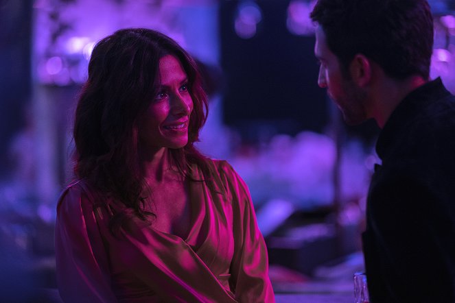 Sex/Life - Welcome to New York - Photos - Sarah Shahi