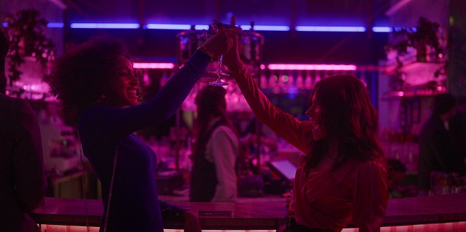Sex/Life - Season 2 - Welcome to New York - Photos - Margaret Odette
