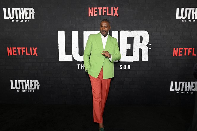 Luther: Pád z nebes - Z akcií - Luther: The Fallen Sun US Premiere at The Paris Theatre on March 08, 2023 in New York City - Idris Elba