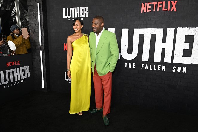 Luther: Pád z nebes - Z akcií - Luther: The Fallen Sun US Premiere at The Paris Theatre on March 08, 2023 in New York City - Sabrina Dhowre Elba, Idris Elba