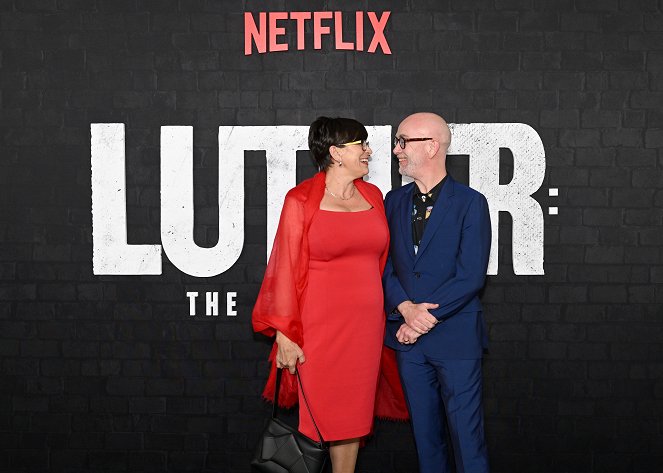 Luther: Pád z nebes - Z akcií - Luther: The Fallen Sun US Premiere at The Paris Theatre on March 08, 2023 in New York City - Neil Cross