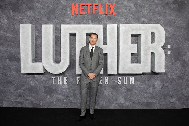 Luther: Zmrok - Z imprez - UK World Premiere for Luther: The Fallen Sun at BFI IMAX on March 01, 2023 in London, England - Scott Stuber