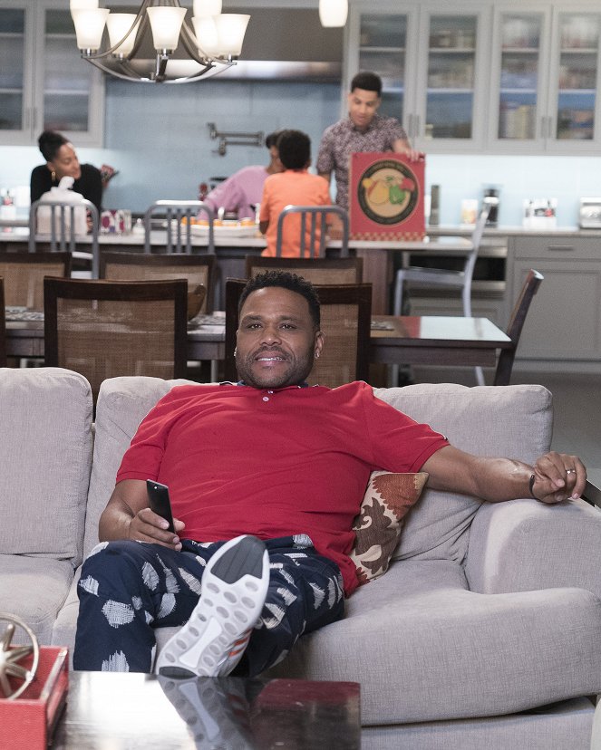 Black-ish - Season 4 - Dog Eat Dog World - Van film