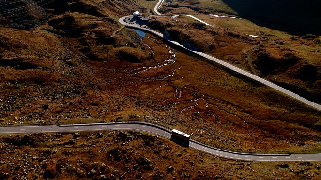 Mit dem Postauto durch die Schweiz - Mit dem Postauto über den Julierpass - Z filmu