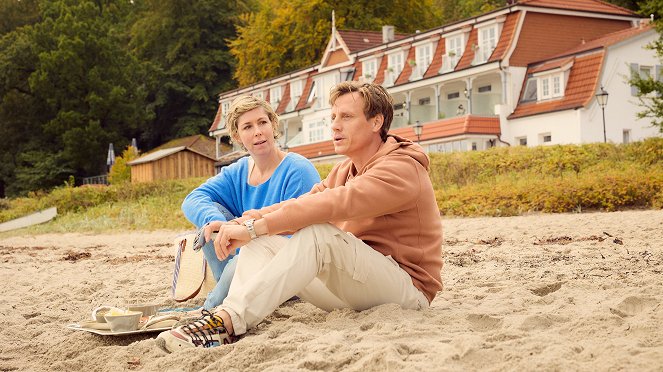 Dr. Nice - Season 1 - Alte Wunden - Z filmu - Brigitte Zeh, Patrick Kalupa