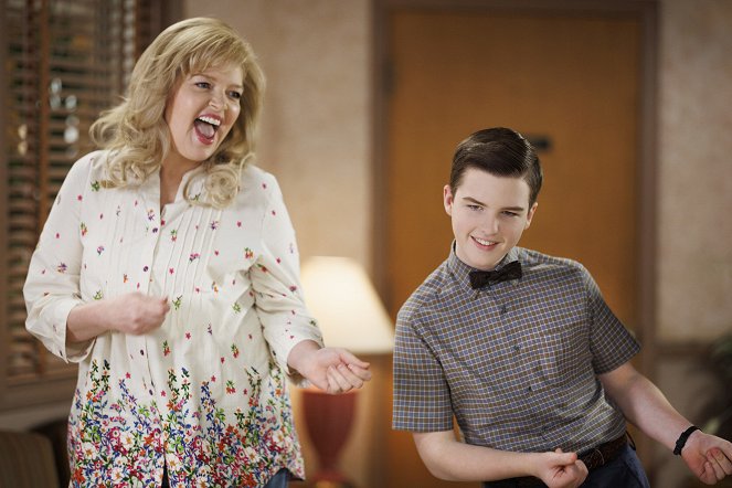 Young Sheldon - A Launch Party and a Whole Human Being - Photos - Melissa Peterman, Iain Armitage