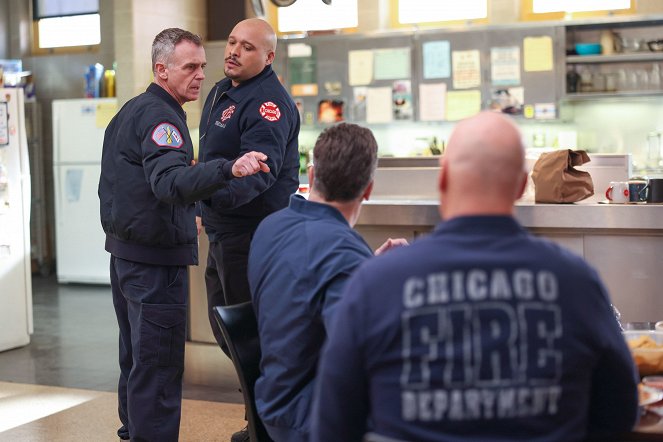 Chicago Fire - The First Symptom - Z filmu - David Eigenberg, Joe Minoso