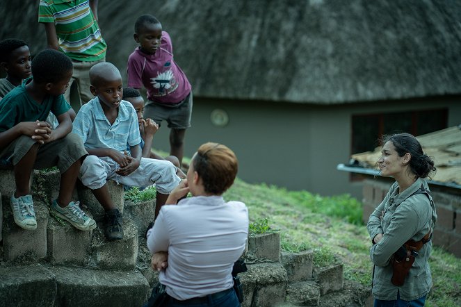 Reyka - Mord in Afrika - Season 1 - Die Anhörung - Filmfotos - Kim Engelbrecht
