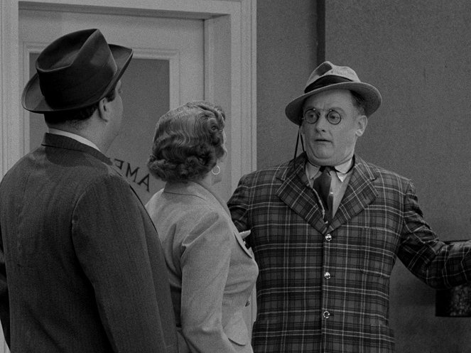 The Honeymooners - A Matter of Life and Death - Photos - Art Carney