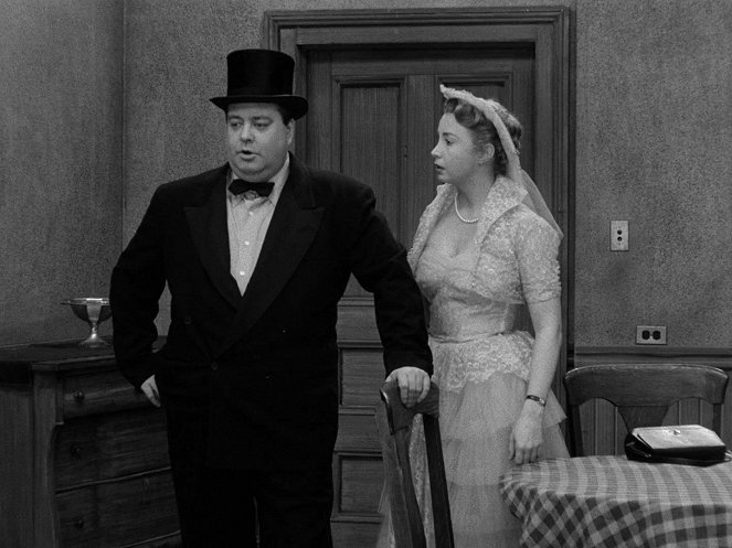 The Honeymooners - Here Comes the Bride - Photos - Jackie Gleason, Audrey Meadows
