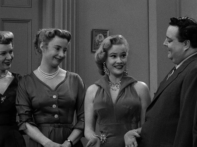The Honeymooners - Alice and the Blonde - Z filmu - Audrey Meadows