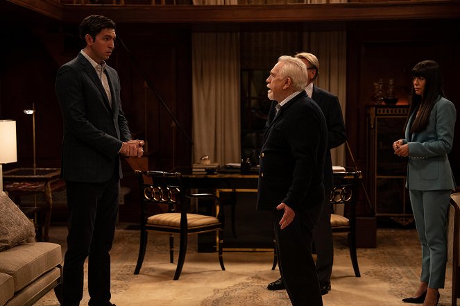 Succession - Season 4 - The Munsters - Photos - Nicholas Braun, Brian Cox, Zoe Winters