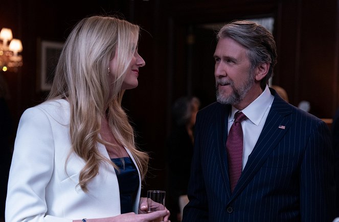 Succession - Season 4 - The Munsters - Photos - Justine Lupe, Alan Ruck
