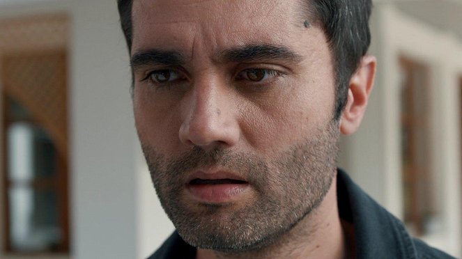 Adı Sevgi - Episode 9 - De la película - Yunus Emre Yıldırımer