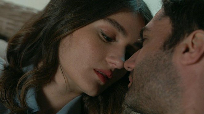 Adı Sevgi - Episode 10 - Kuvat elokuvasta - Gizem Güneş