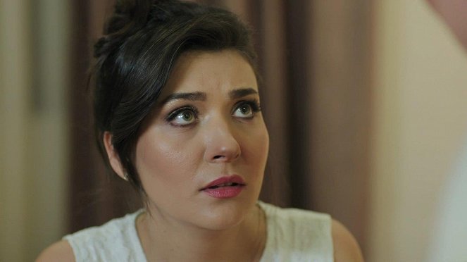 Kanatsız Kuşlar - Episode 9 - De la película - Deniz Bolışık