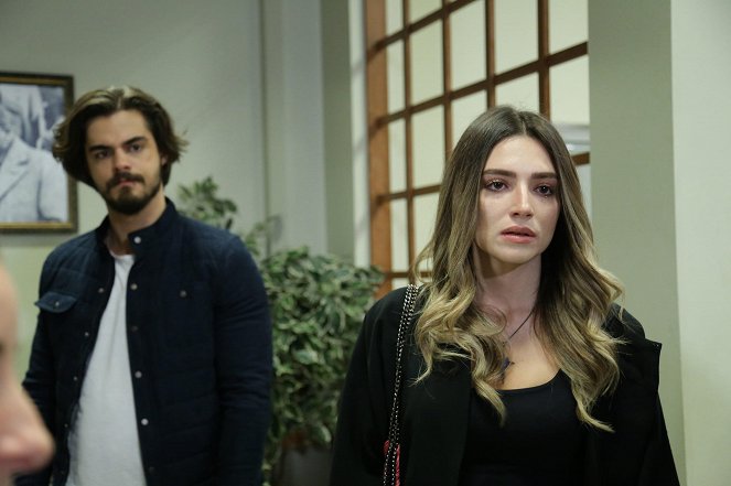 Cennet'in Gözyaşları - Episode 6 - De la película