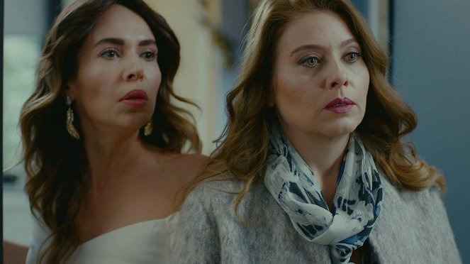 Cennet'in Gözyaşları - Episode 8 - De la película
