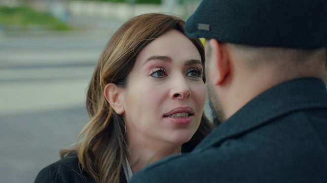Cennet'in Gözyaşları - Episode 30 - De la película - Esra Ronabar