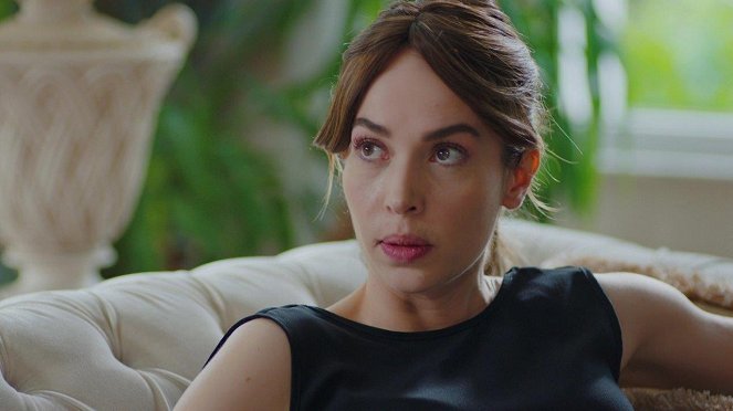 Cennet'in Gözyaşları - Episode 34 - De la película - Esra Ronabar
