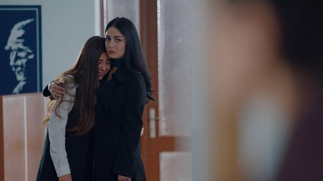 Ağlama Anne - Episode 6 - De la película