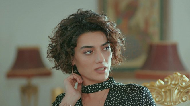 Bahtiyar Ölmez - Episode 4 - De la película - Hande Subaşı