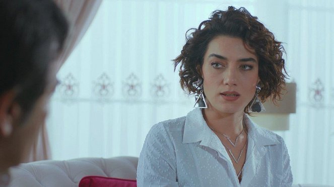 Bahtiyar Ölmez - Episode 7 - De la película - Hande Subaşı