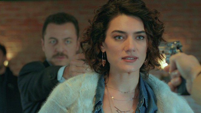 Bahtiyar Ölmez - Episode 11 - Kuvat elokuvasta - Hande Subaşı