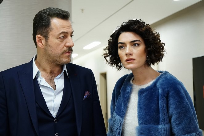 Bahtiyar Ölmez - Episode 18 - De la película - Yetkin Dikinciler, Hande Subaşı