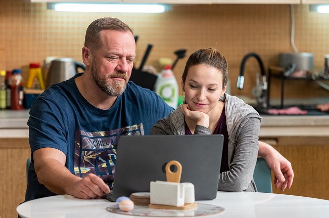 Jedna rodina - Tanečník - Photos - Filip Blažek, Berenika Kohoutová