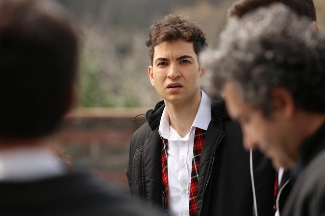 Testvérek - Episode 28 - Filmfotók - Berk Ali Çatal