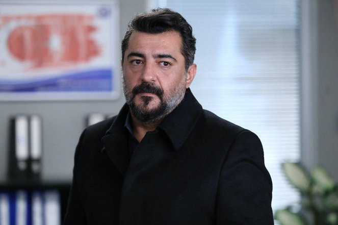 For My Family - Season 3 - Episode 20 - Photos - Celil Nalçakan