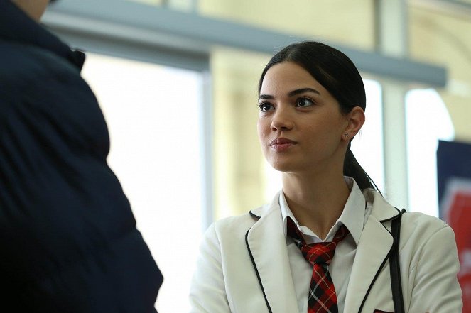 Kardeşlerim - Season 3 - Episode 20 - Filmfotos - Eylül Lize Kandemir