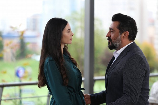 For My Family - Episode 9 - Photos - Ahu Yağtu, Celil Nalçakan