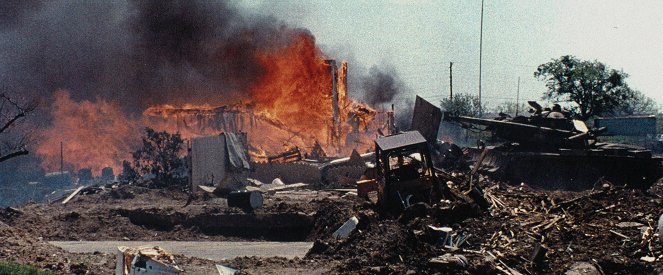 Waco: El apocalipsis texano - Fuego - De la película