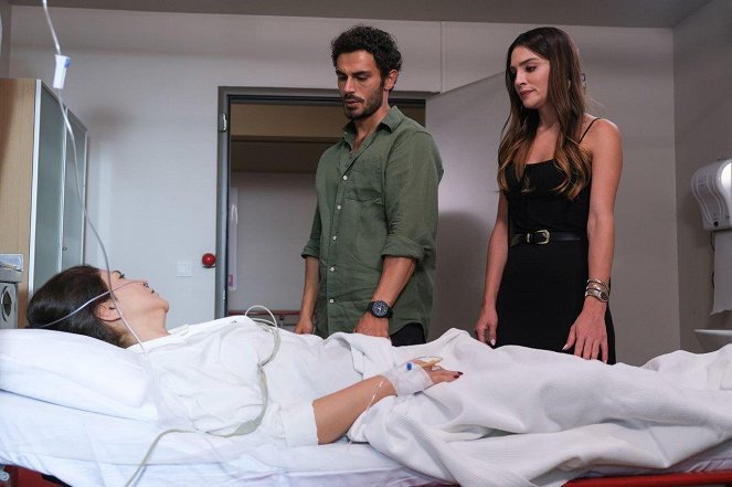 Gül Masalı - Episode 9 - Photos - Erdem Kaynarca, Zehra Yılmaz