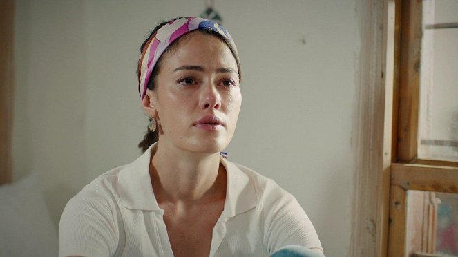 Gül Masalı - Episode 9 - Kuvat elokuvasta - Gülper Özdemir
