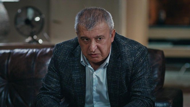 Eşkiya Dünyaya Hükümdar Olmaz - Episode 9 - De la película